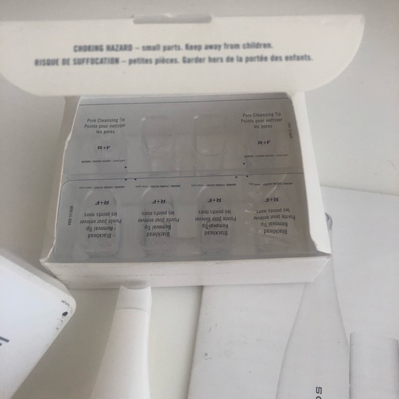 Rodan and Fields Pore Cleansing MD - Picture 4 of 5